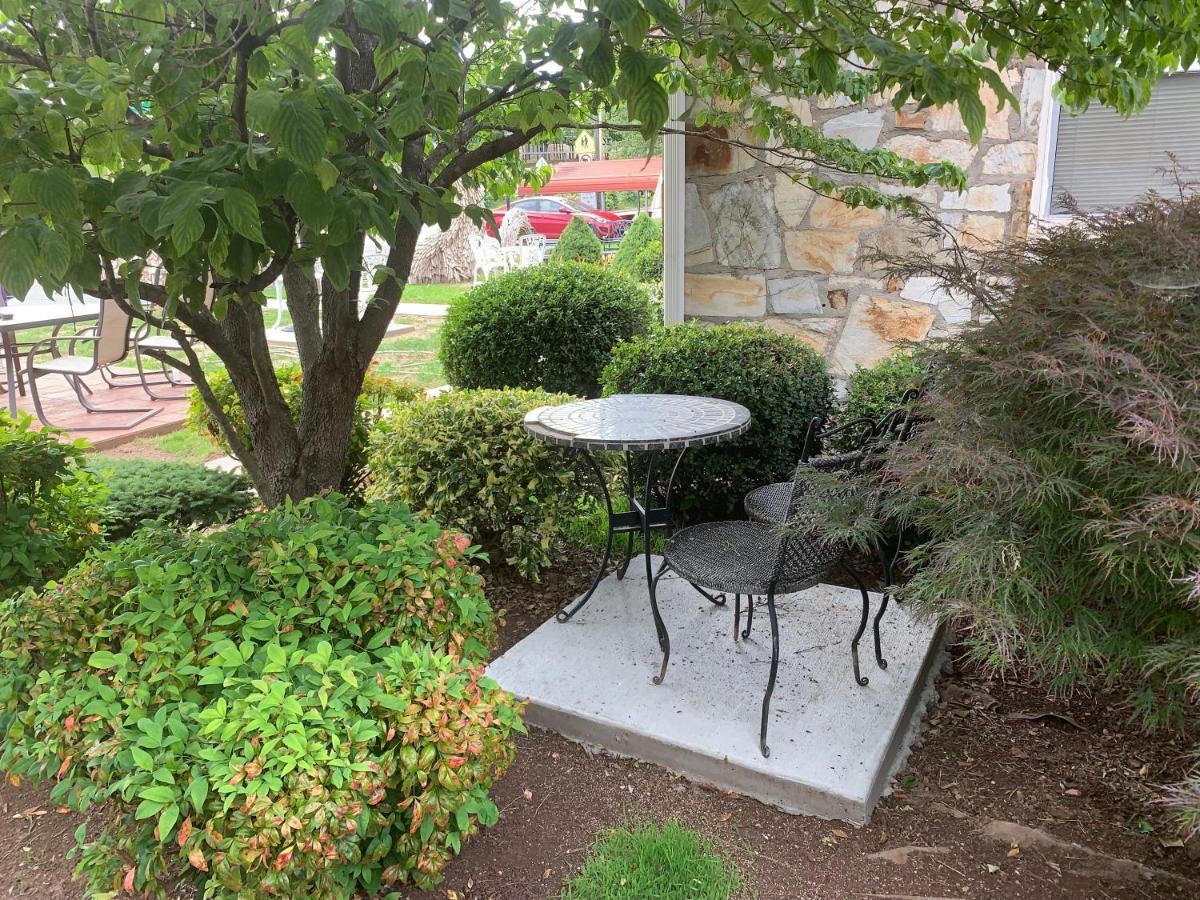 Phillips Historic Motel & Cottages 로빈스빌 외부 사진